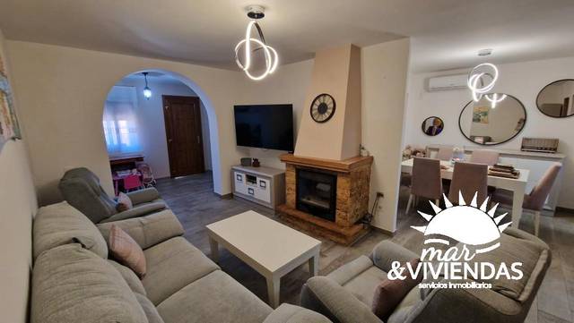 Casa-chalet en Venta en Calle Hermanos Pinzón en Las Marinas - Pueblo Laguna