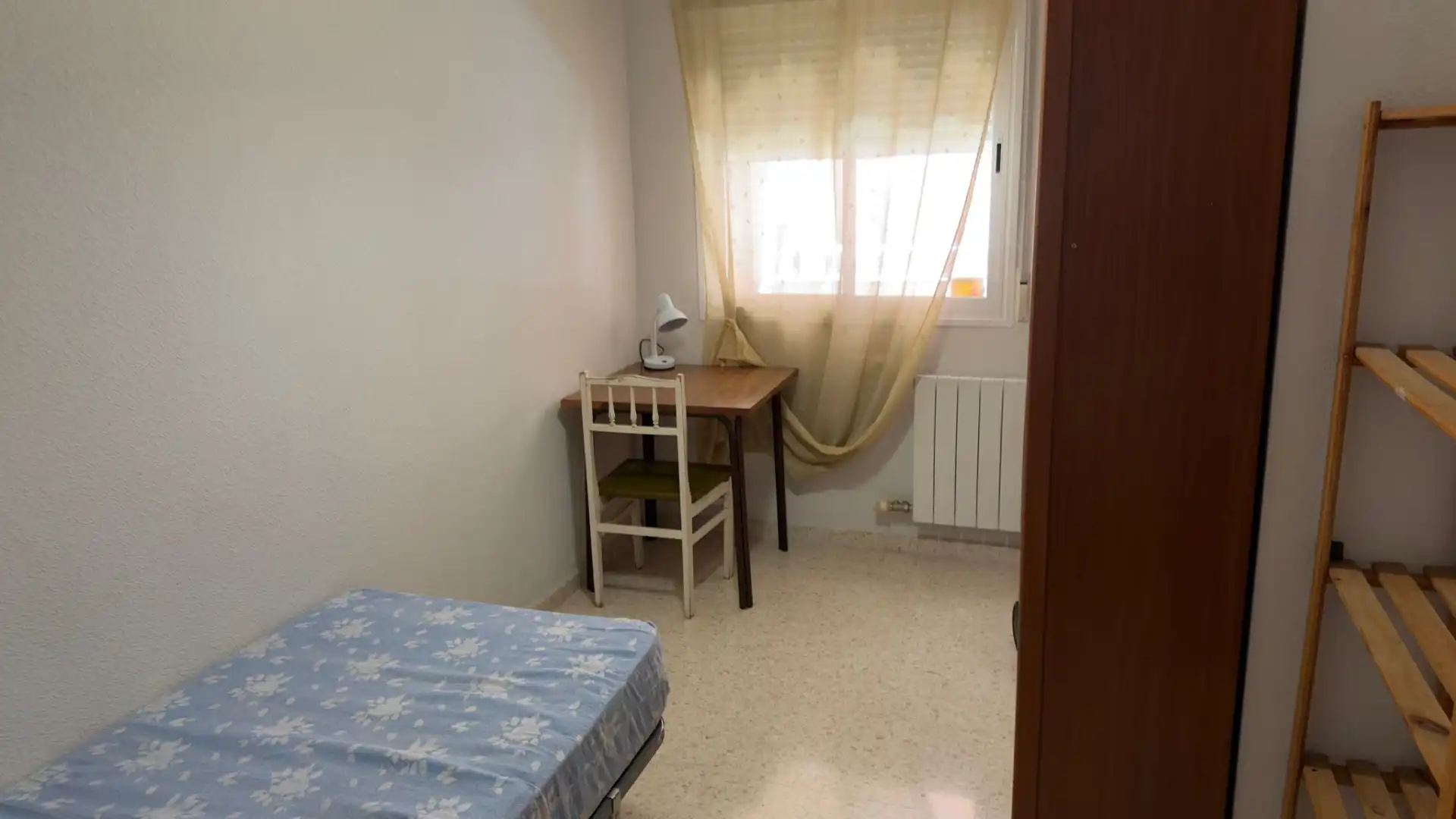 Schlafzimmer von Wohnung zur Miete in Granada mit Heizung, Privatgarten und Möbliert