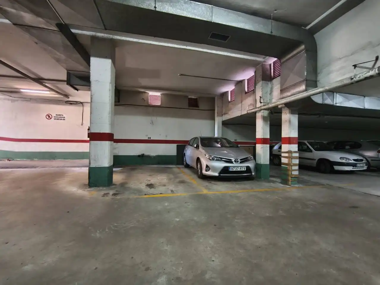 Parkplatz von Garage zum Verkauf in Burgos