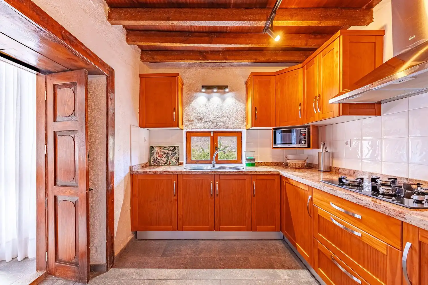 Cocina de Casa o chalet en venta en Telde con Jardín privado, Terraza y Piscina