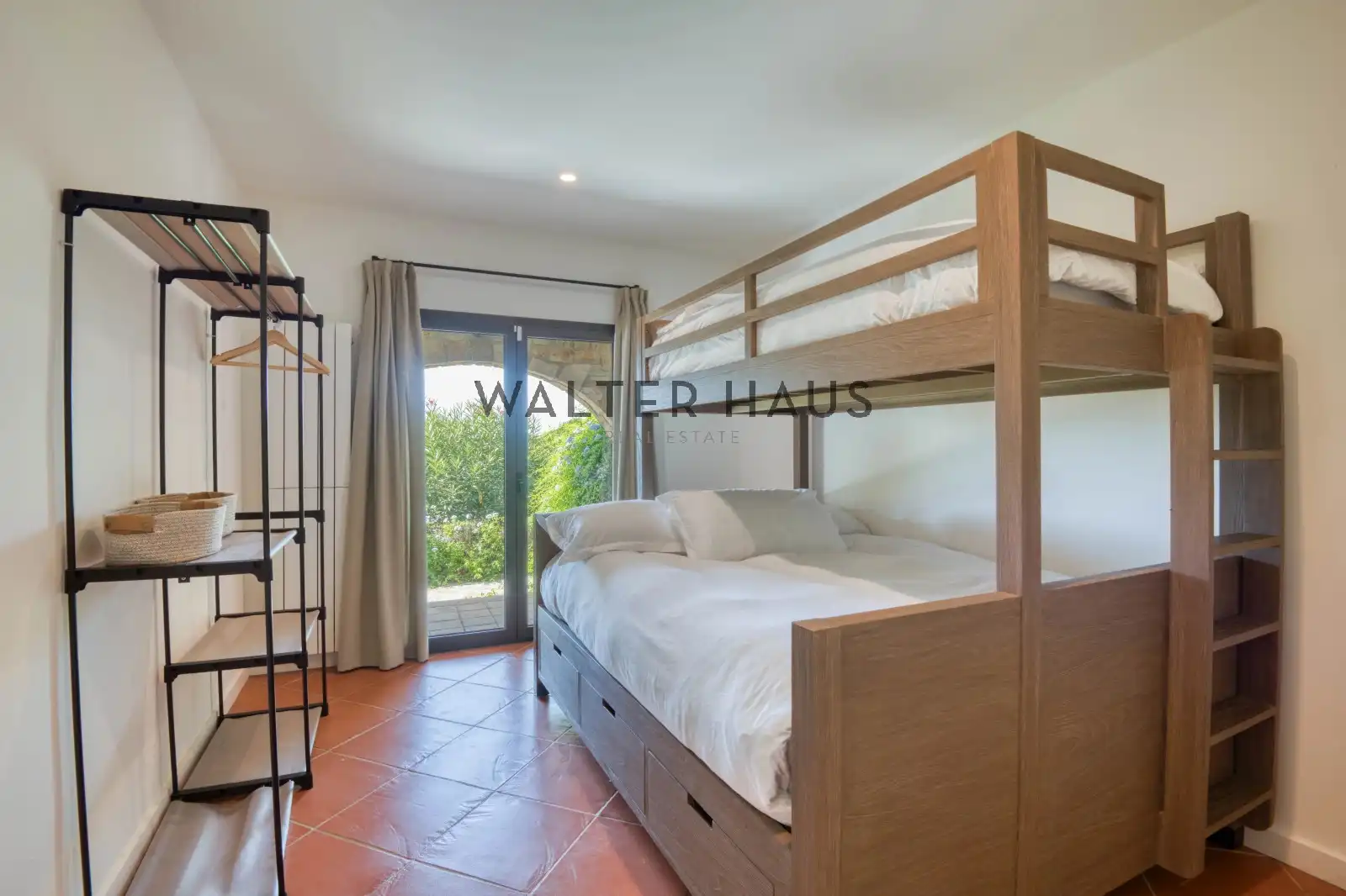 Casa amb terrassa en venda a Avinguda de Vallvanera, imagen 77
