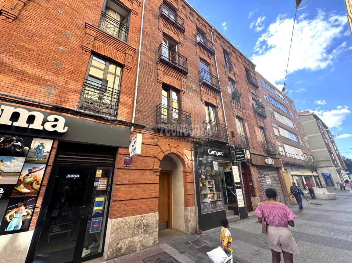 Vista exterior de Piso en venta en Valladolid Capital con Amueblado