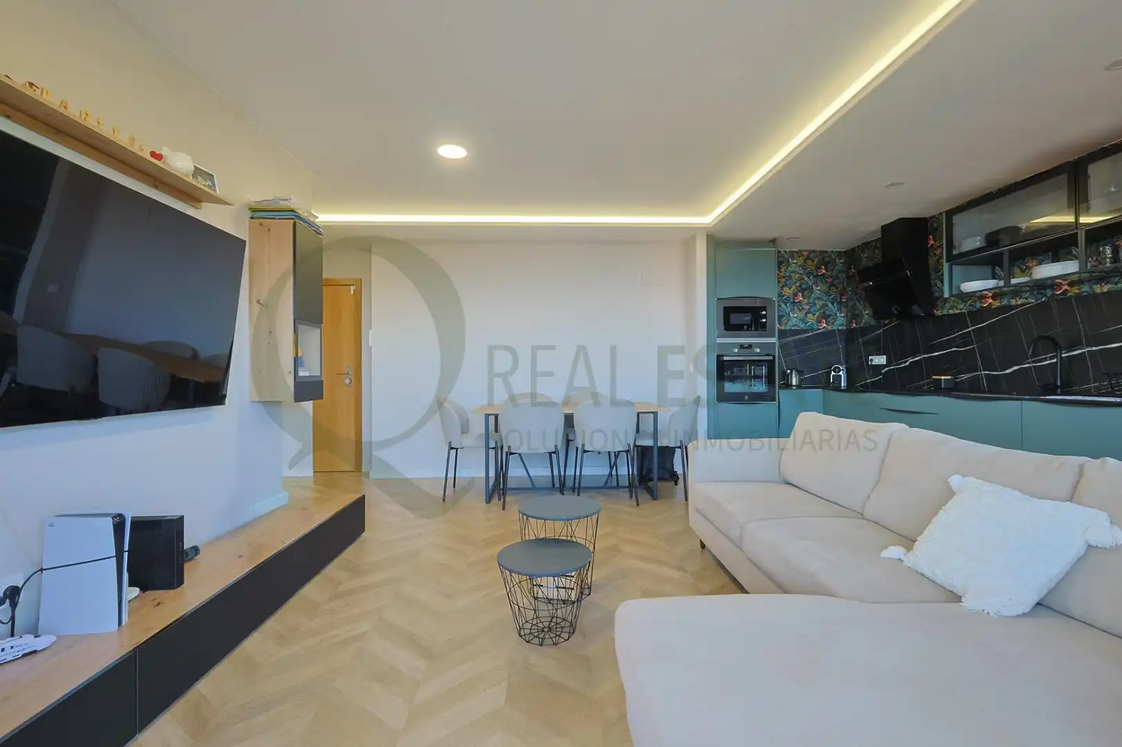 Sala d'estar de Àtic en venda en El Campello amb Aire condicionat, Terrassa i Balcó