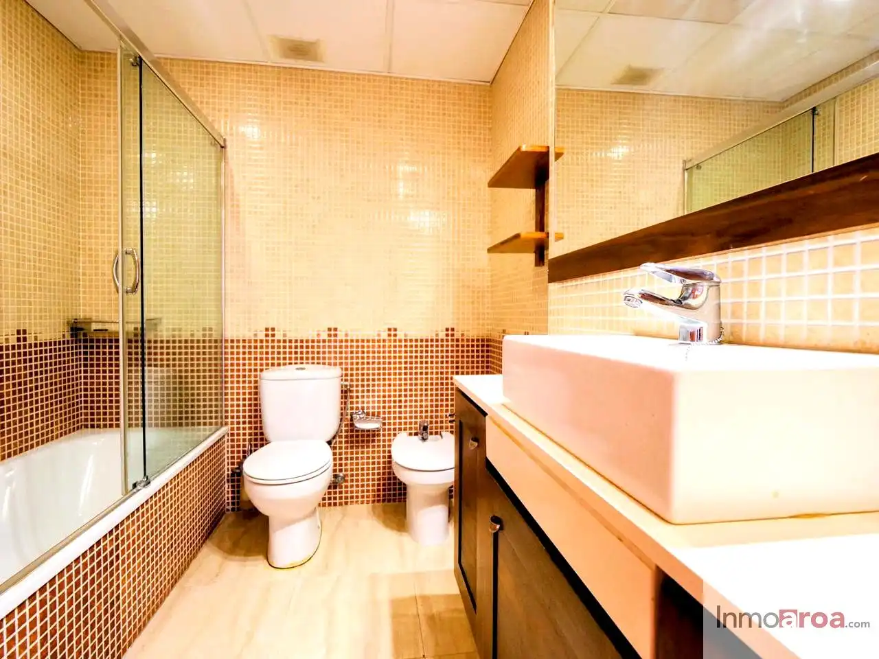 Baño de Piso en venta en Bétera con Aire acondicionado, Terraza y Trastero
