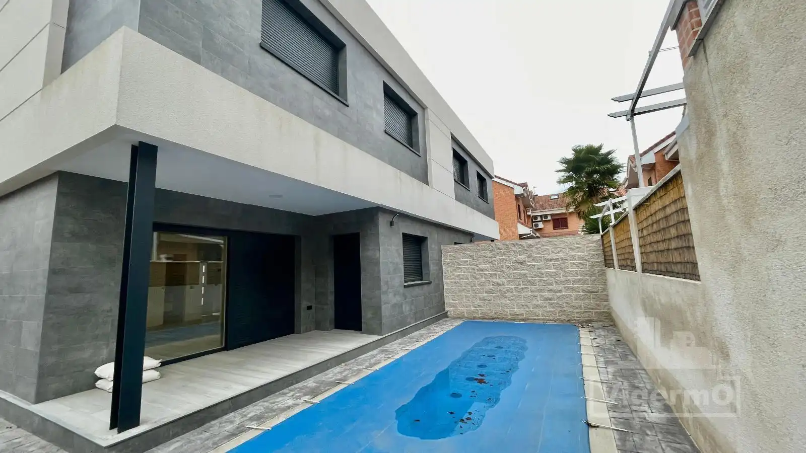 Piscina de Casa adosada en venda en Población de Arroyo amb Calefacció i Piscina