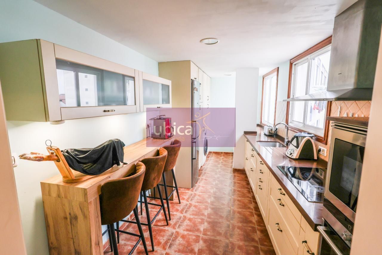 Kitchen of Flat for sale in Vigo   with Heating, Storage room and Furnished