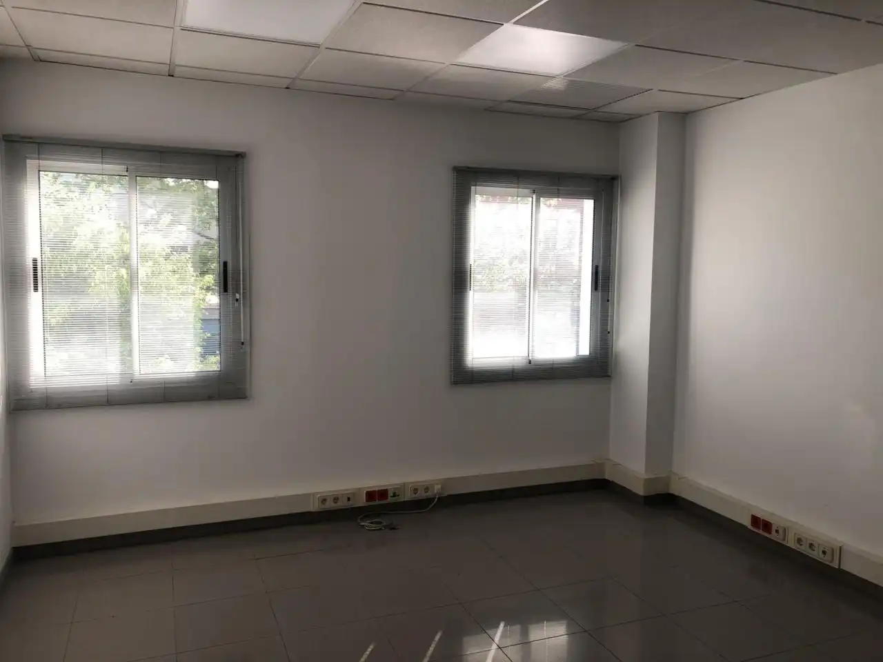 Nave industrial de alquiler en Barcelona con Calefacción y Alarma