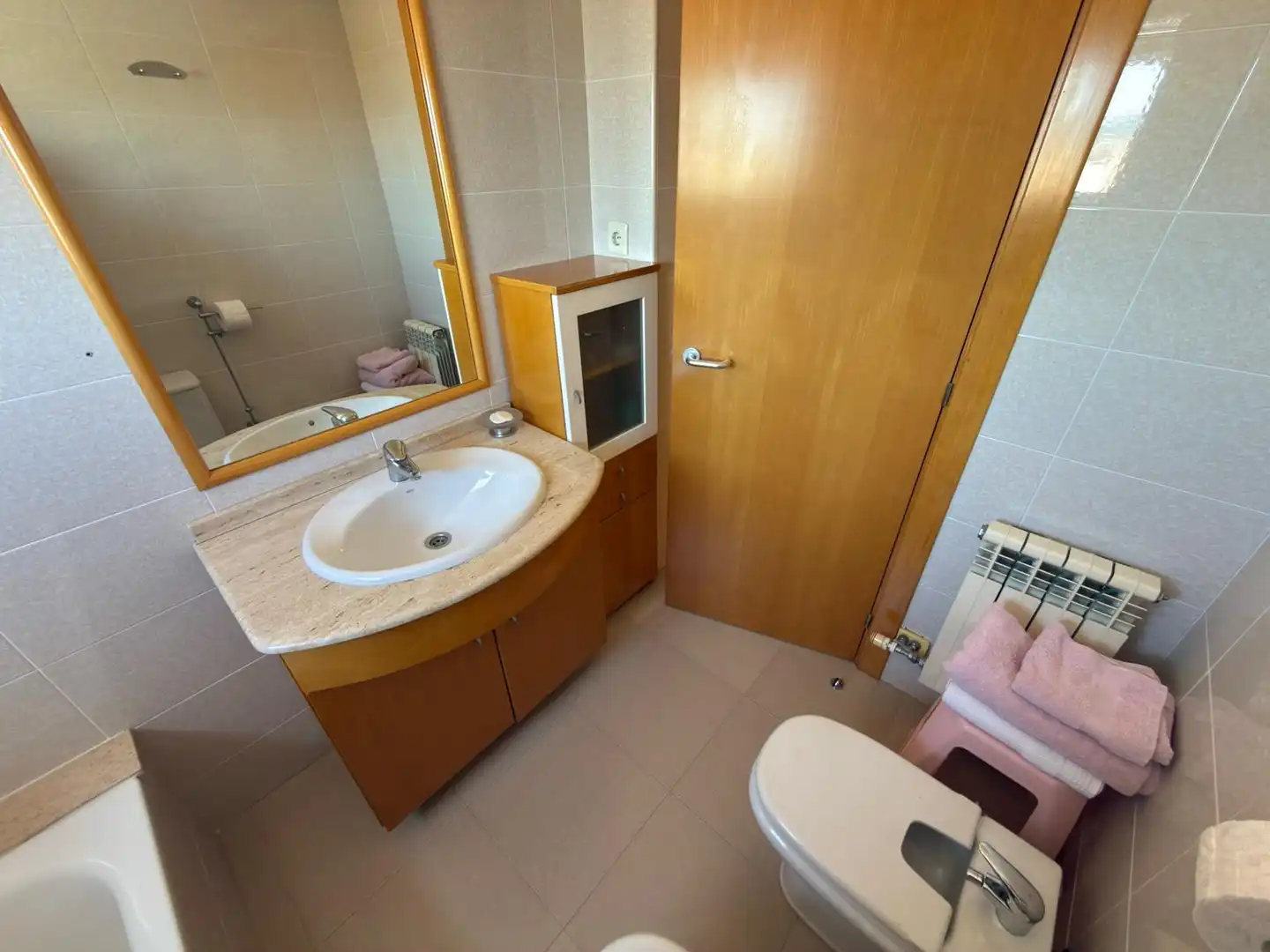 Baño de Ático en venta en Cornellà de Llobregat con Aire acondicionado, Calefacción y Parquet