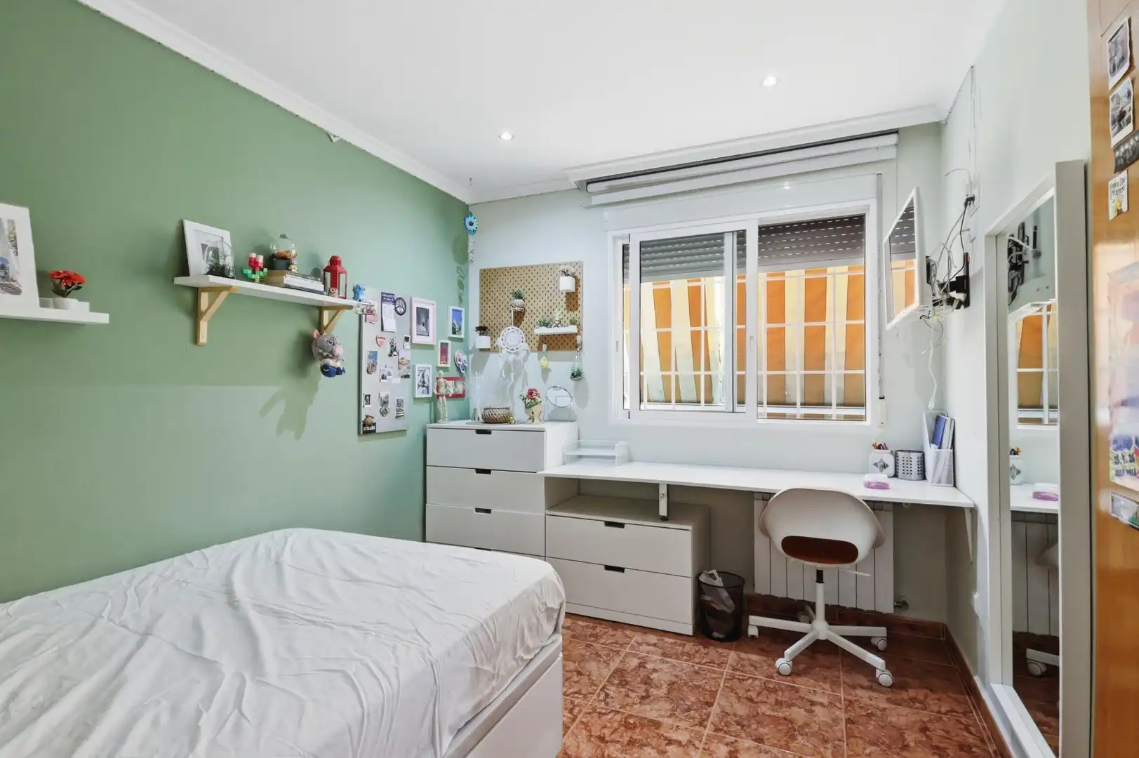Habitación de Casa o chalet en venta en Torrent con Aire acondicionado, Calefacción y Jardín privado