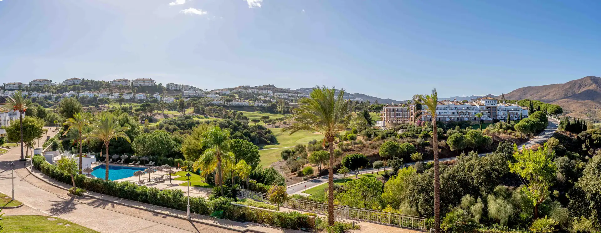 Vista exterior de Casa adosada en venda en Mijas amb Aire condicionat, Terrassa i Traster