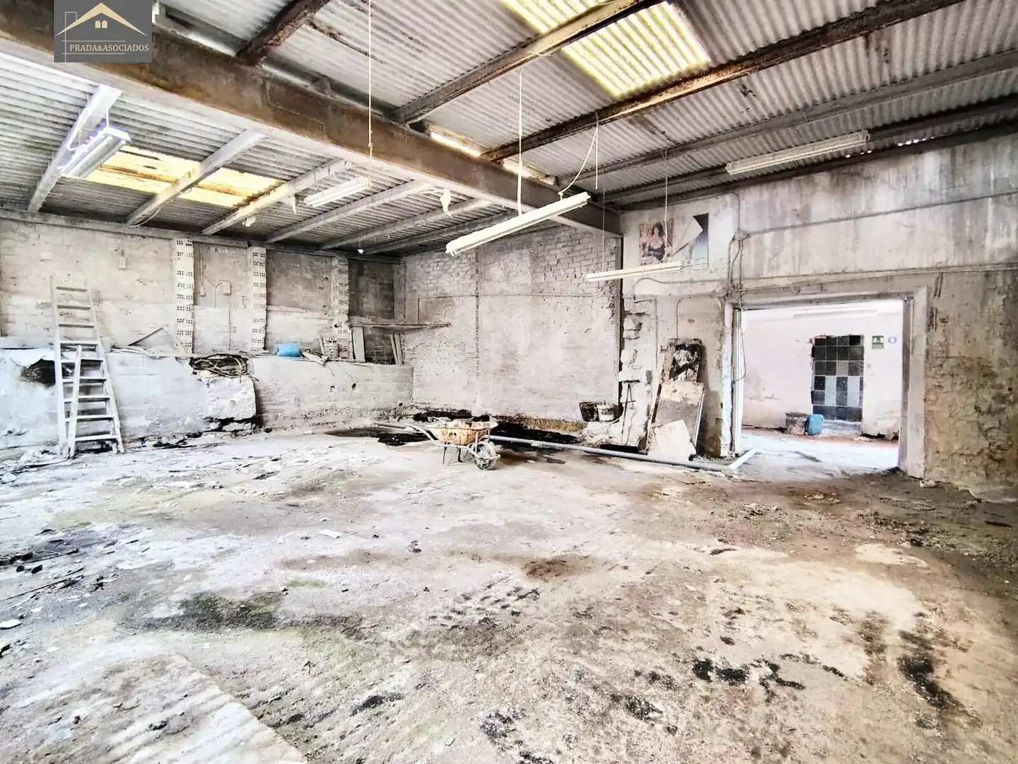 Fabrikhallen zum Verkauf in Camargo