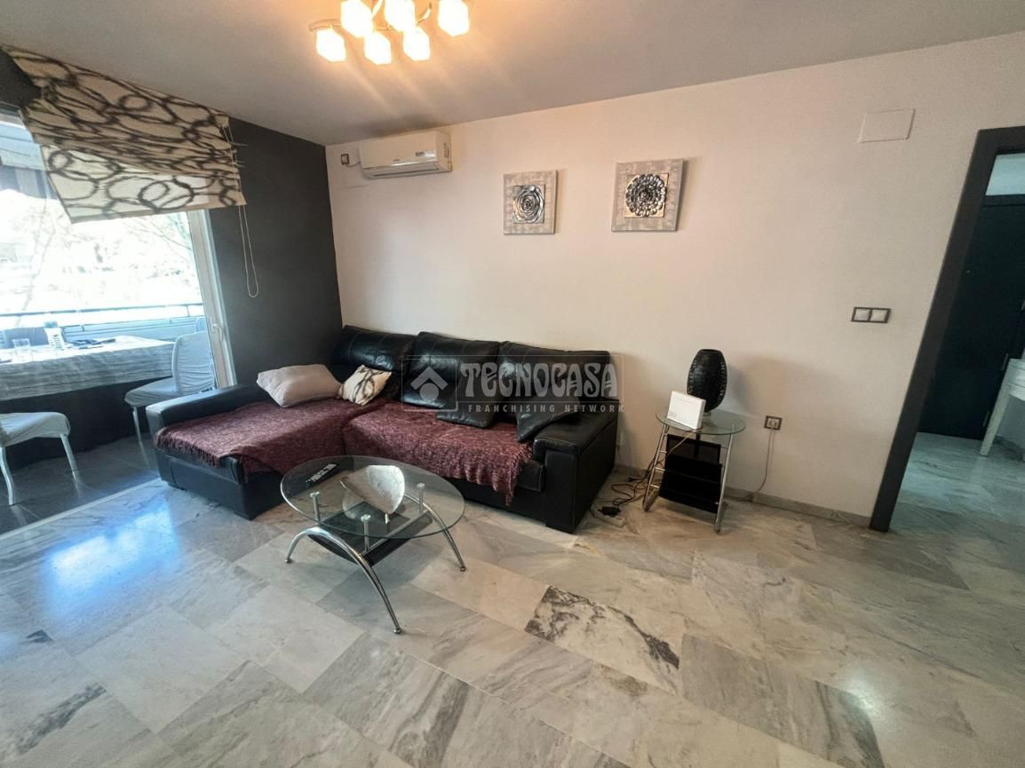 Living room of Flat for sale in Marbella  with Storage room and Community pool