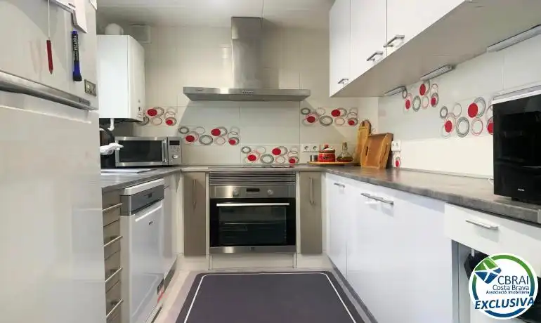 Cuina de Àtic en venda en Roses amb Calefacció, Traster i Moblat