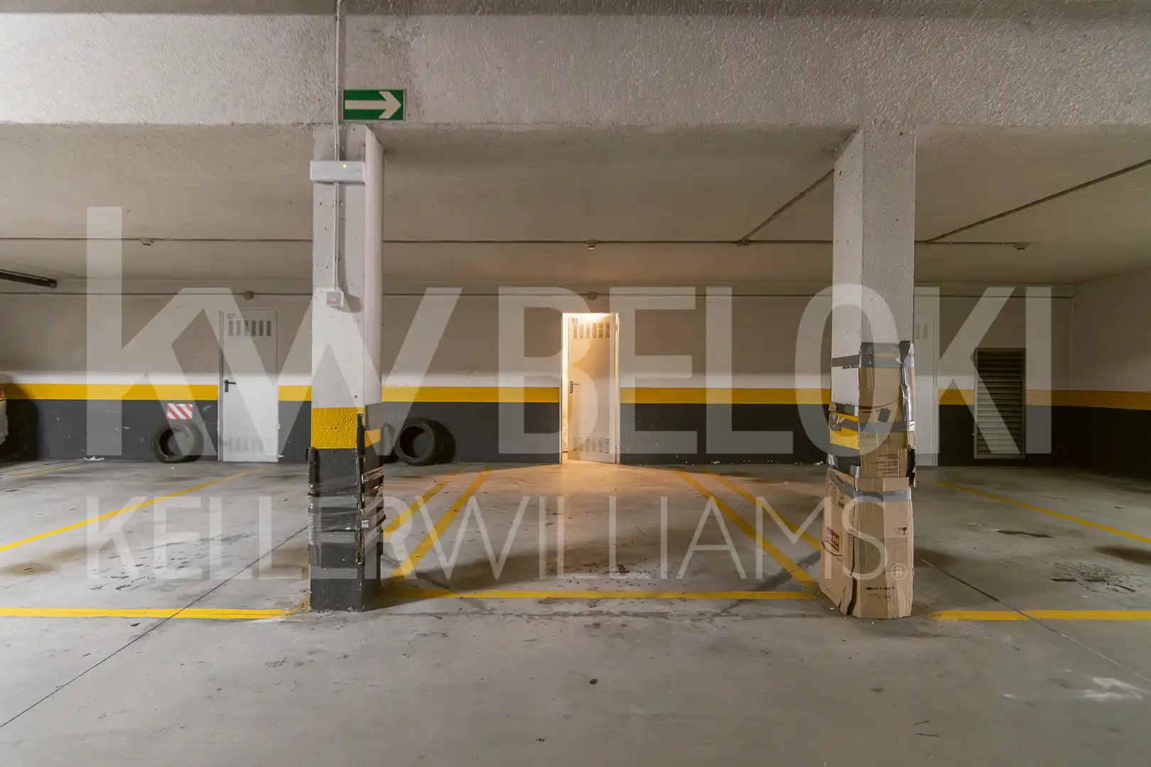 Parking de Dúplex en venta en  Pamplona / Iruña con Calefacción y Balcón