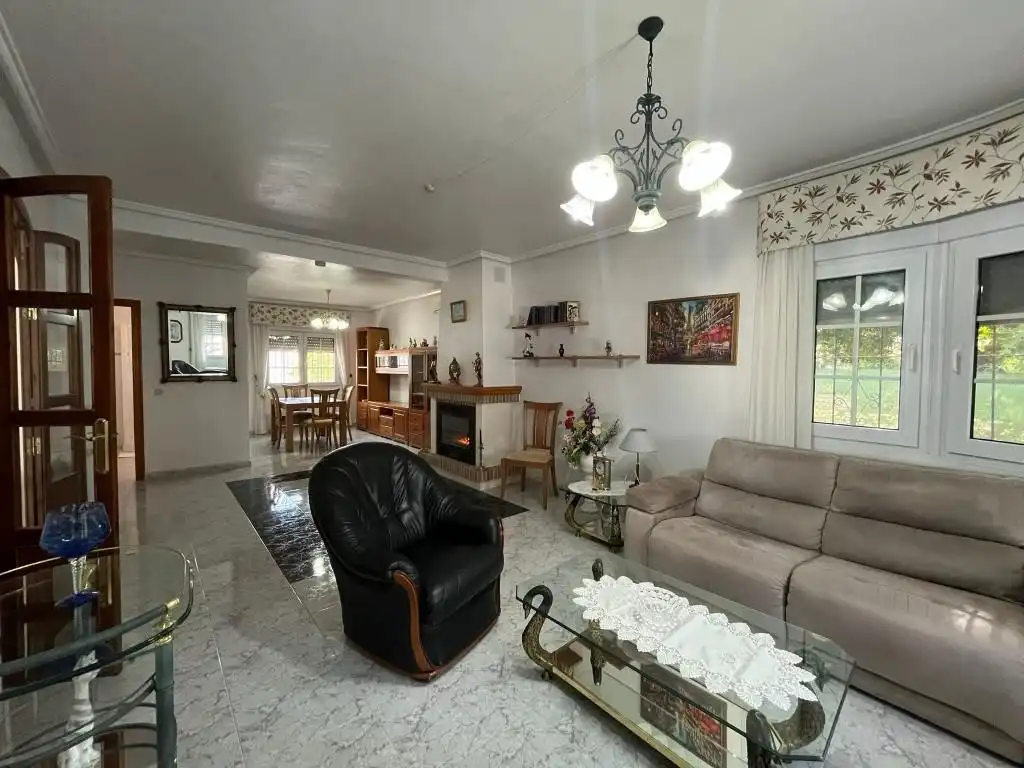 Sala d'estar de Casa o xalet en venda en Los Alcázares amb Aire condicionat, Jardí privat i Terrassa
