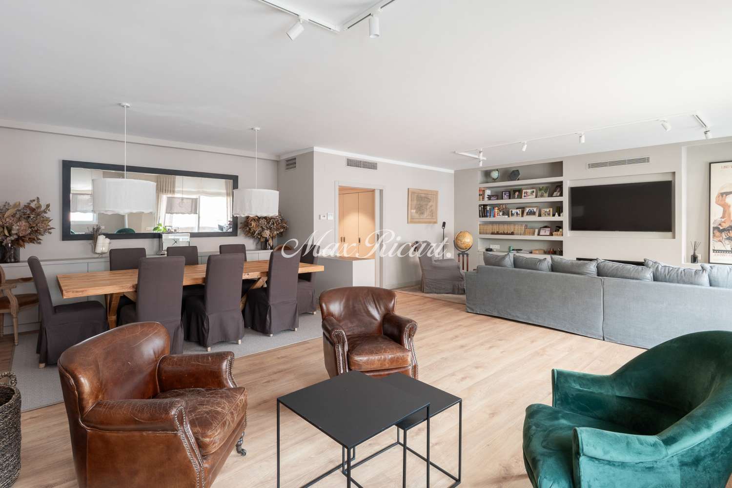 Living room of Attic for sale in  Barcelona Capital  with Air Conditioner, Heating and Balcony