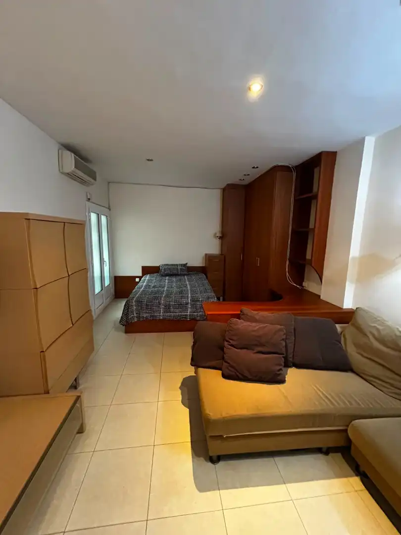 Piso en venta en Barcelona con Aire acondicionado, Calefacción y Horno