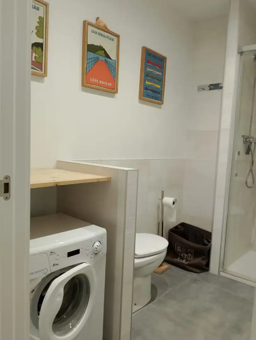 Baño de Piso de alquiler en Donostia - San Sebastián  con Calefacción y Balcón