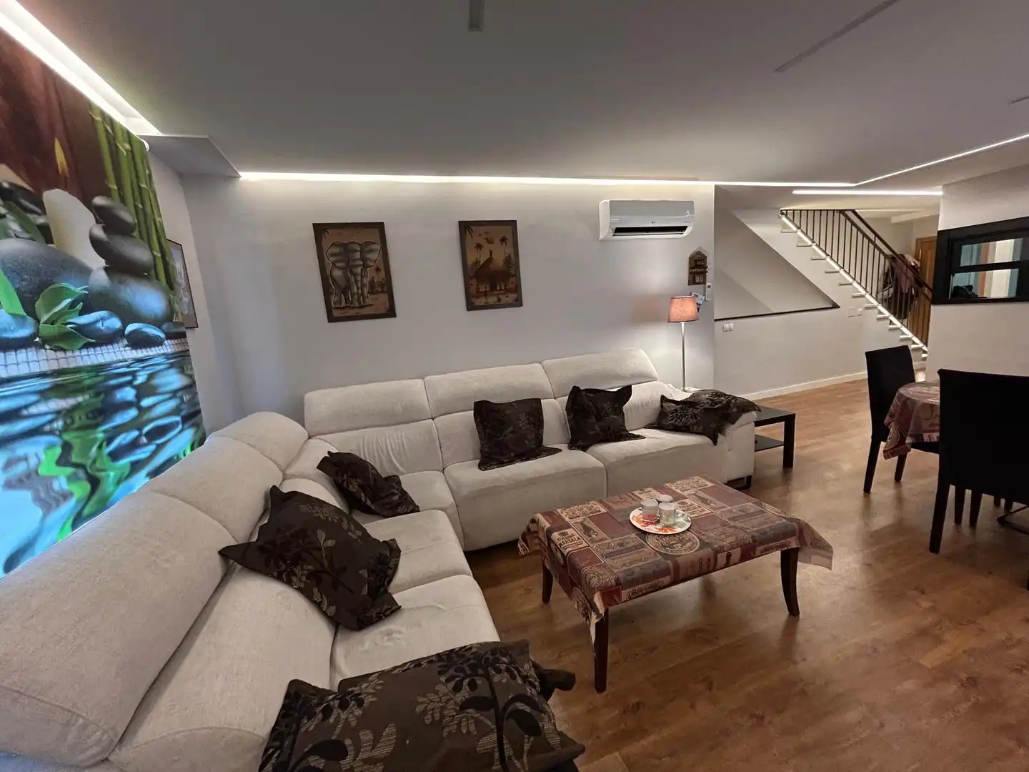 Sala de estar de Casa adosada en venta en Ciudad Real con Aire acondicionado, Calefacción y Jardín privado