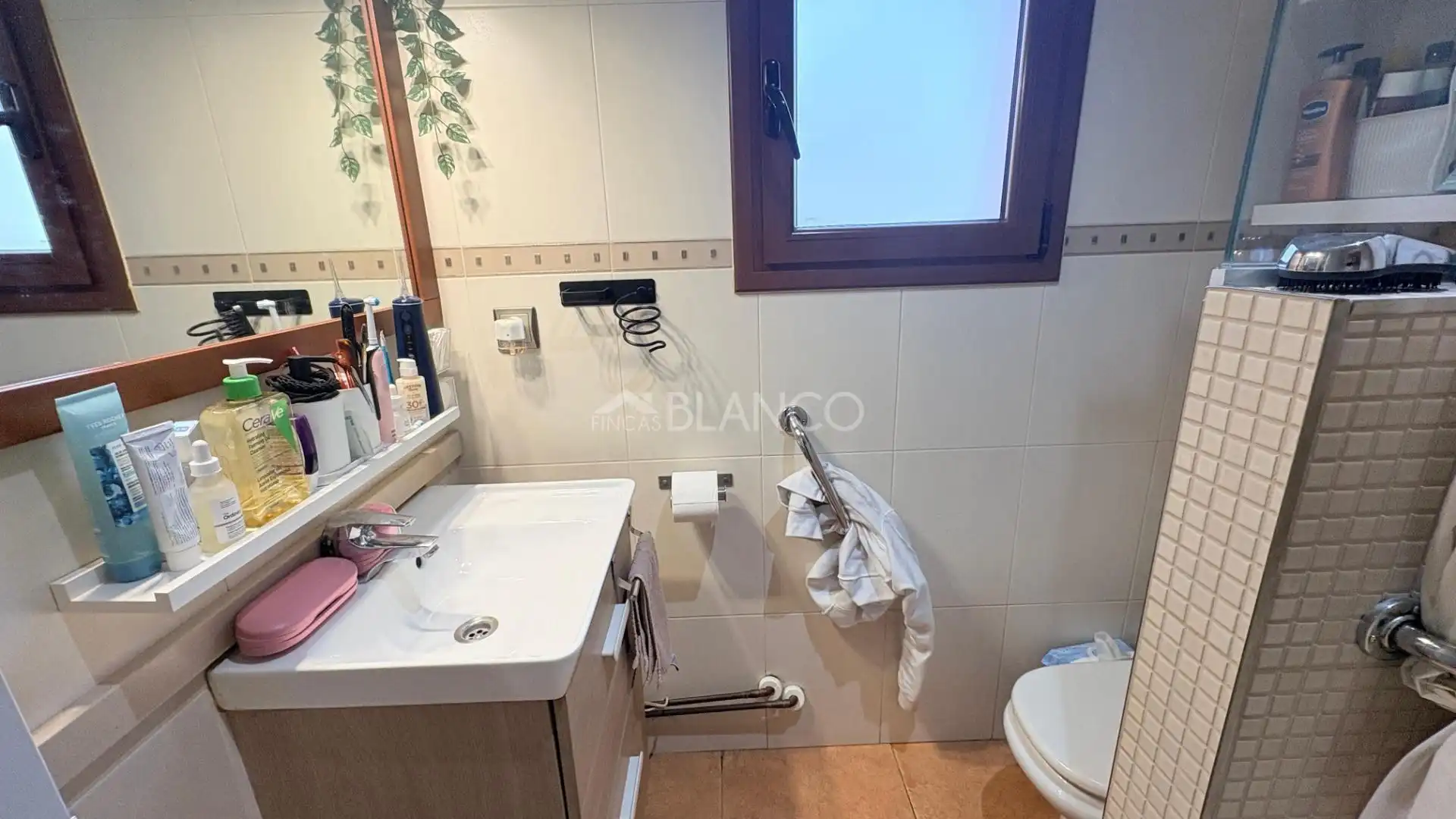 Bathroom of Houses for sale in Piera, Barcelona