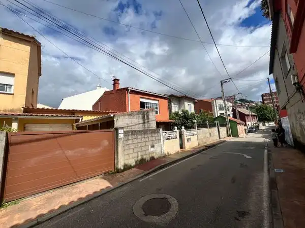 Vista exterior de Casa o chalet en venta en Vigo  con Parquet