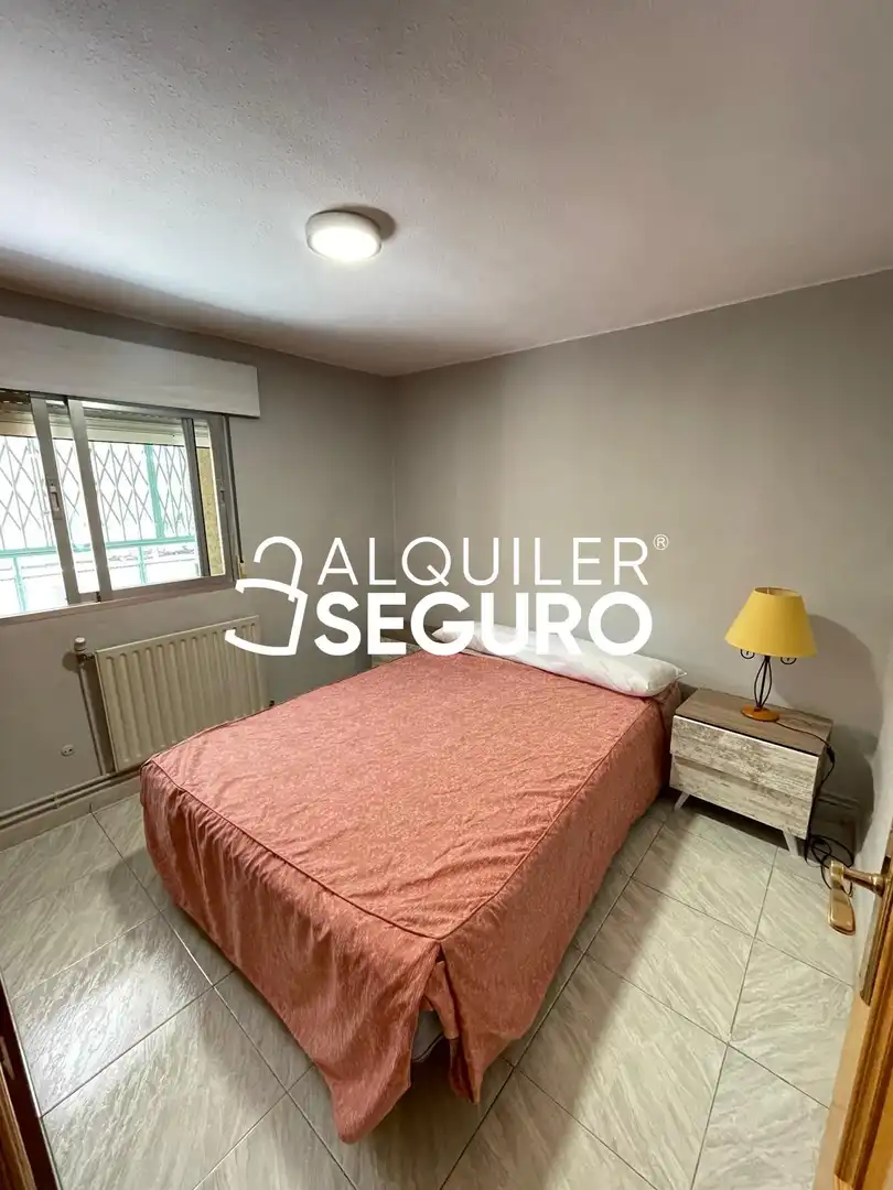 Habitación de Piso de alquiler en Madrid con Calefacción, Terraza y Amueblado