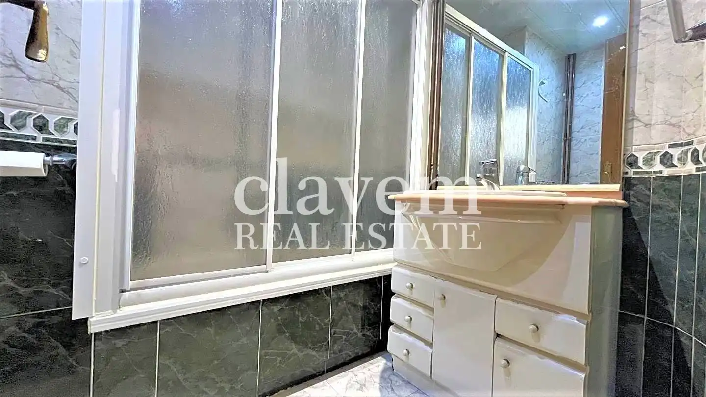 Baño de Ático en venta en Barcelona con Aire acondicionado, Calefacción y Terraza