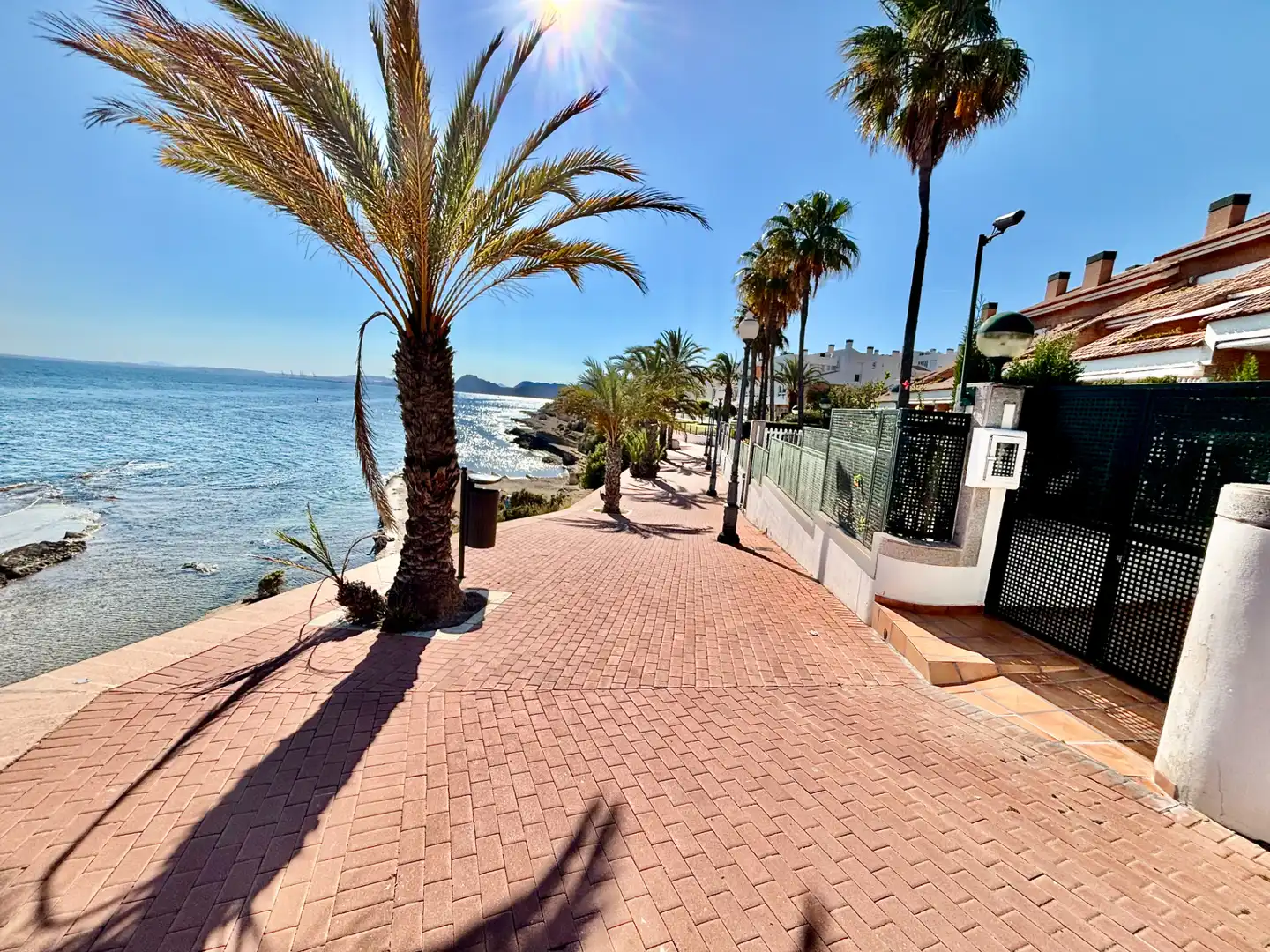 Vista exterior de Casa o xalet en venda en Alicante / Alacant amb Jardí privat, Terrassa i Traster