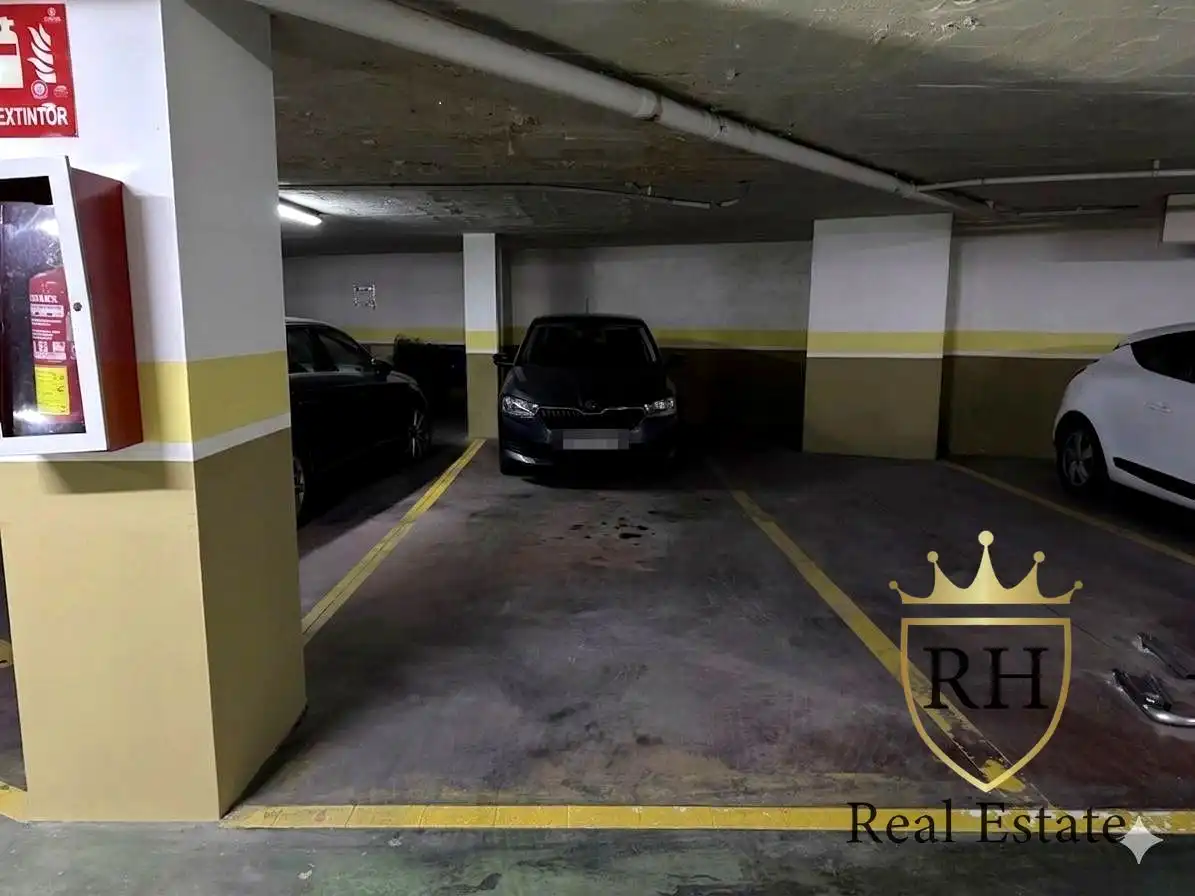 Parking for sale in De L'Aigua Dolça, imagen 3