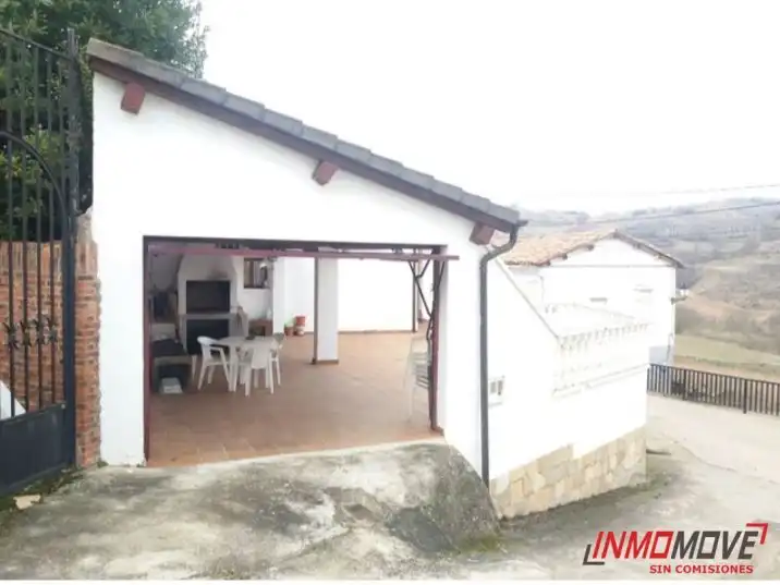 Vista exterior de Casa o chalet en venta en Villaverde de Rioja con Calefacción y Terraza