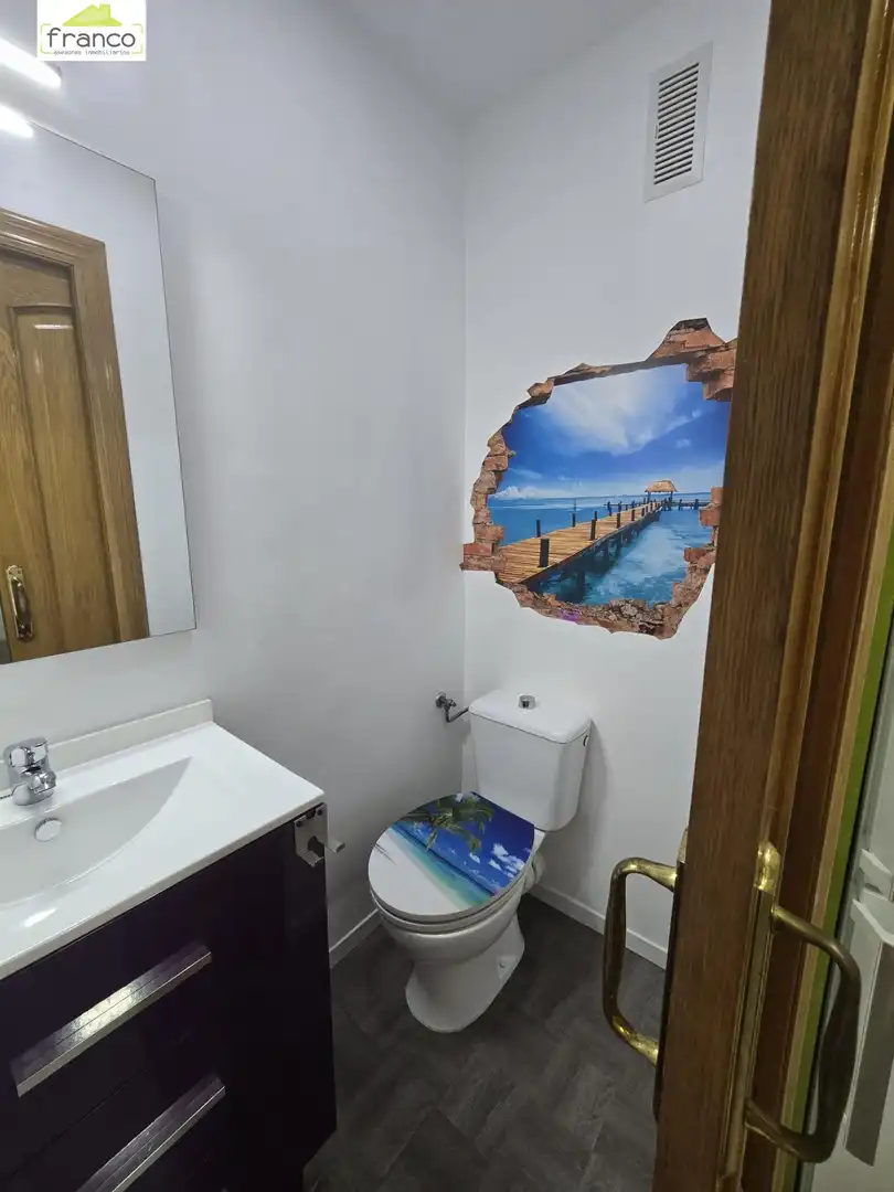 Baño de Ático de alquiler en La Manga del Mar Menor con Aire acondicionado, Terraza y Amueblado