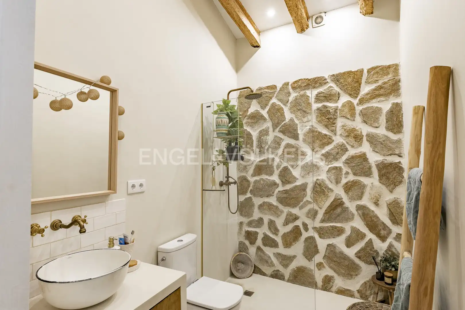 Bathroom of Houses for sale in Molins de Rei, Barcelona
