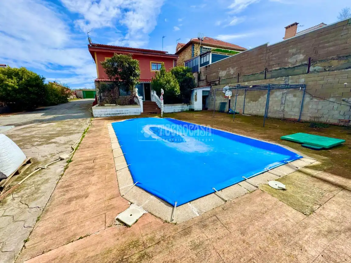 Schwimmbecken von Haus oder Chalet zum Verkauf in Valdeavero mit Heizung und Schwimmbad