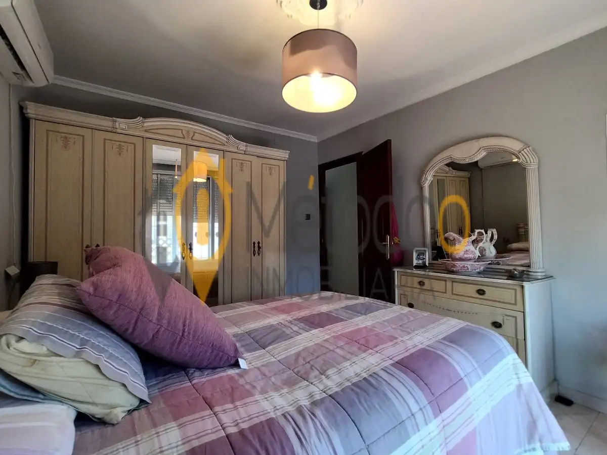 Schlafzimmer von Einfamilien-Reihenhaus zum Verkauf in  Sevilla Capital mit Klimaanlage und Terrasse