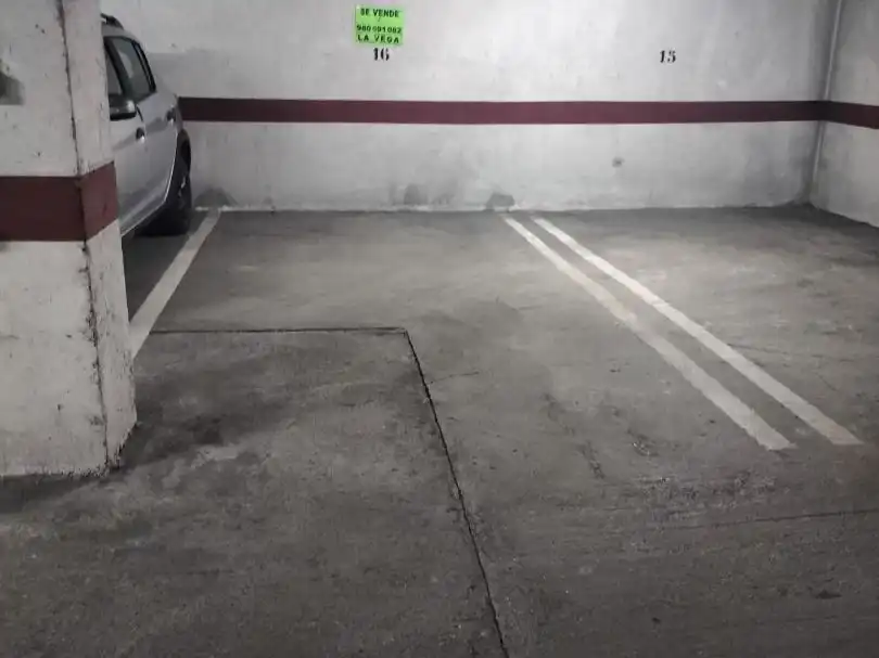 Parking of Garage for rent in Toro