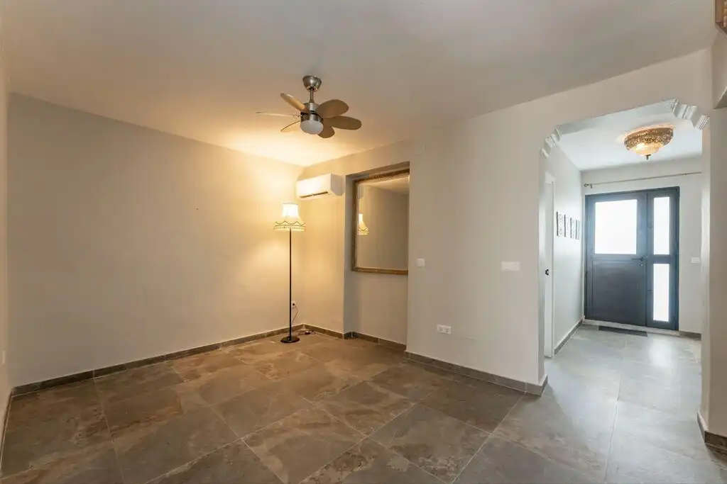 Casa aparellada amb jardí en venda a Centro, imagen 14