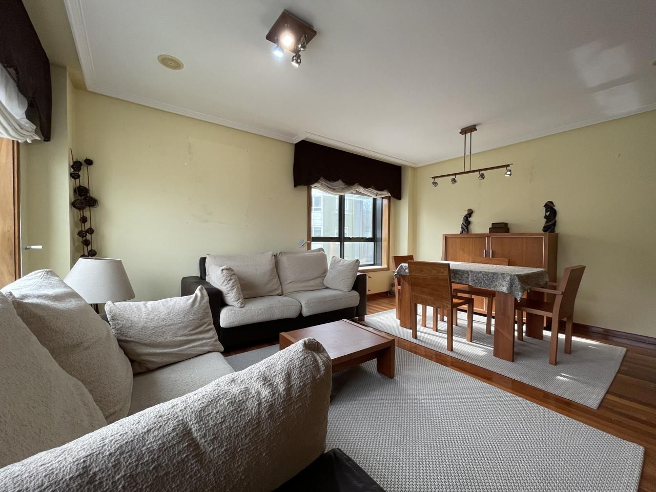 Living room of Flat for sale in A Coruña Capital   with Heating, Parquet flooring and Storage room