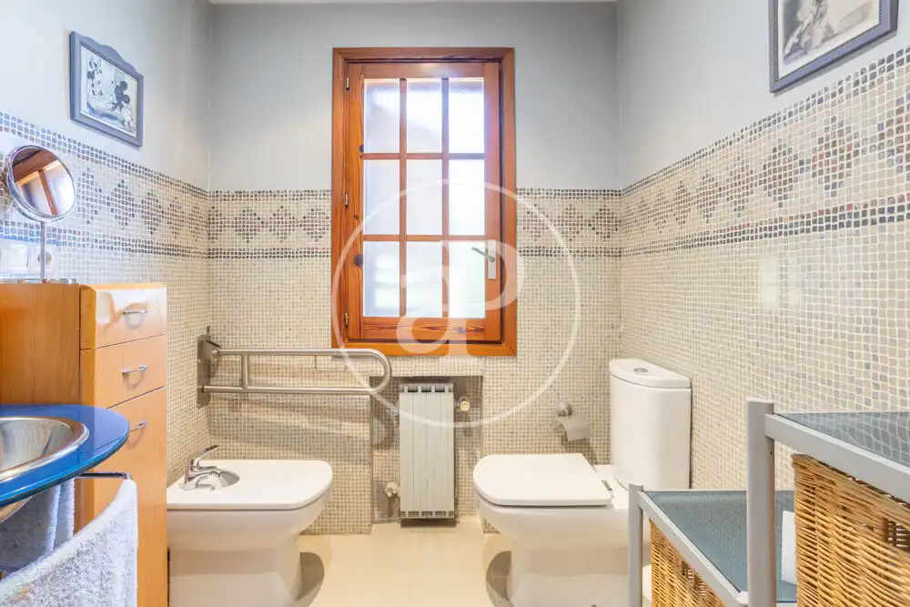 Baño de Casa o chalet en venta en Paterna con Aire acondicionado, Calefacción y Jardín privado