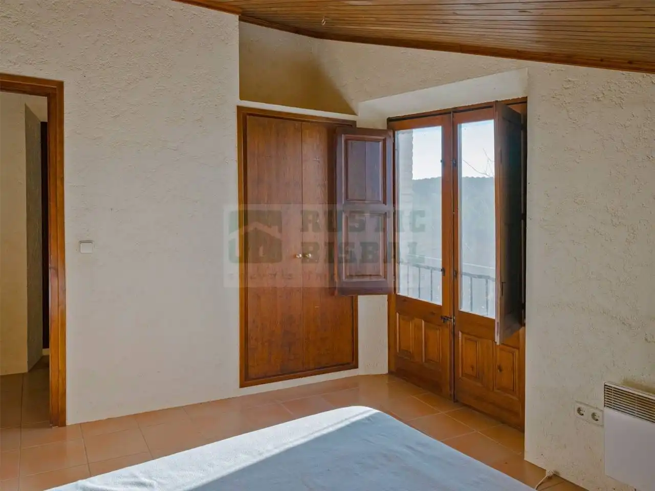 Habitación de Finca rústica en venta en Sant Miquel de Fluvià con Aire acondicionado, Calefacción y Terraza