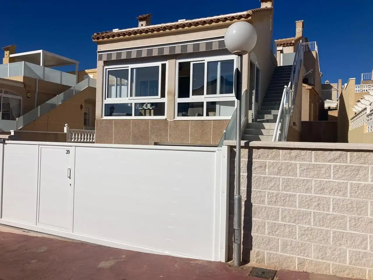 Chalet con terraza en venta en Orihuela Costa, imagen 2