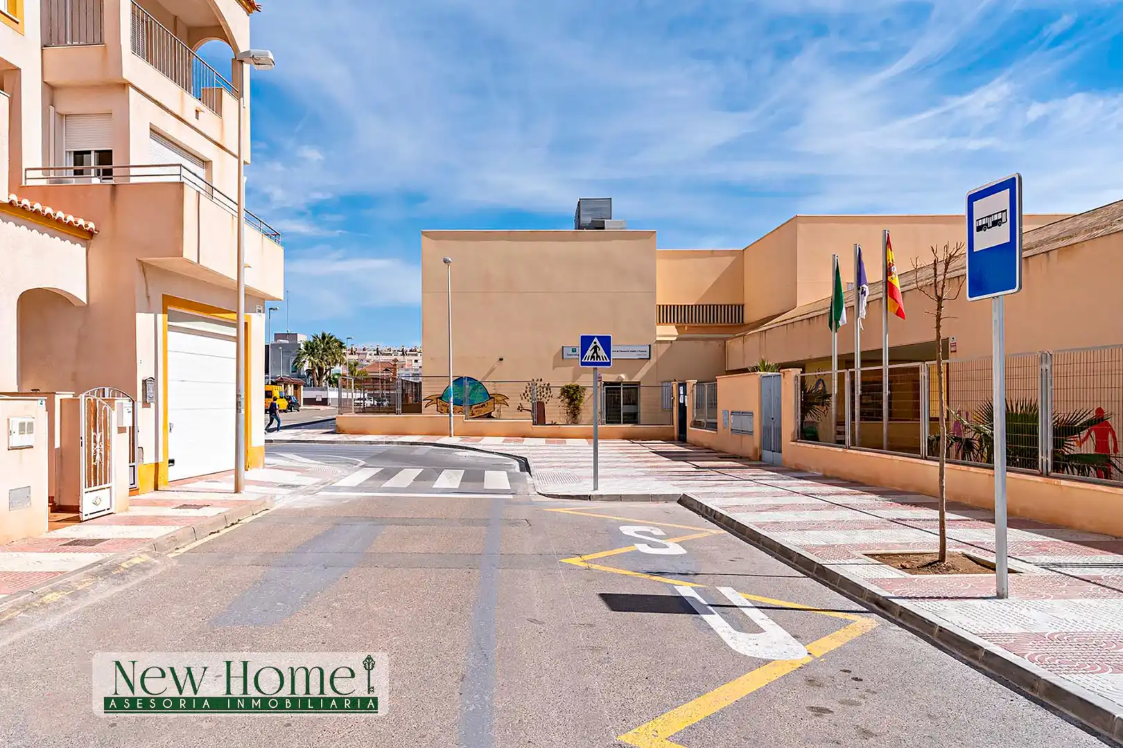 Vista exterior de Piso en venta en Roquetas de Mar con Terraza y Amueblado