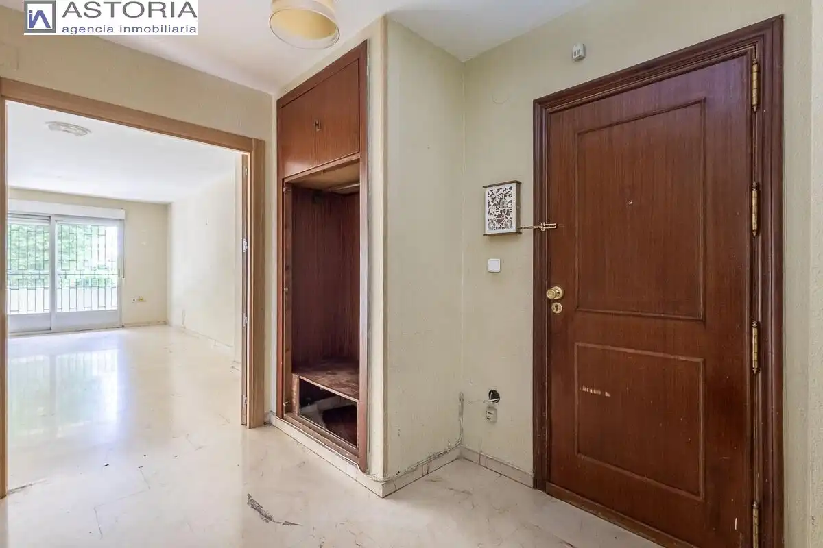 Flat for sale in Granada  with Heating