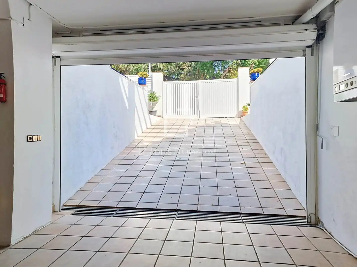 Exterior view of Houses for sale in Vilanova i la Geltrú  with Air Conditioner, Heating and Private garden