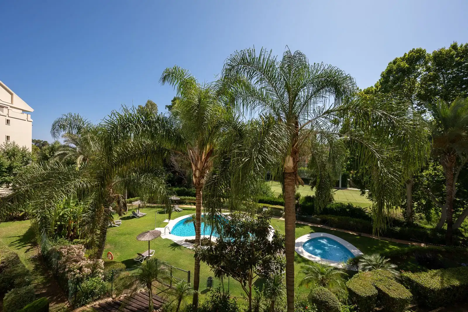 Jardí de Pis en venda en Marbella amb Aire condicionat, Terrassa i Traster