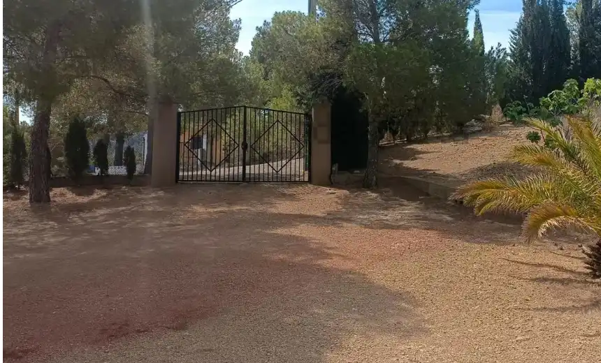 Casa o chalet en venta en Chiva con Jardín privado, Terraza y Piscina