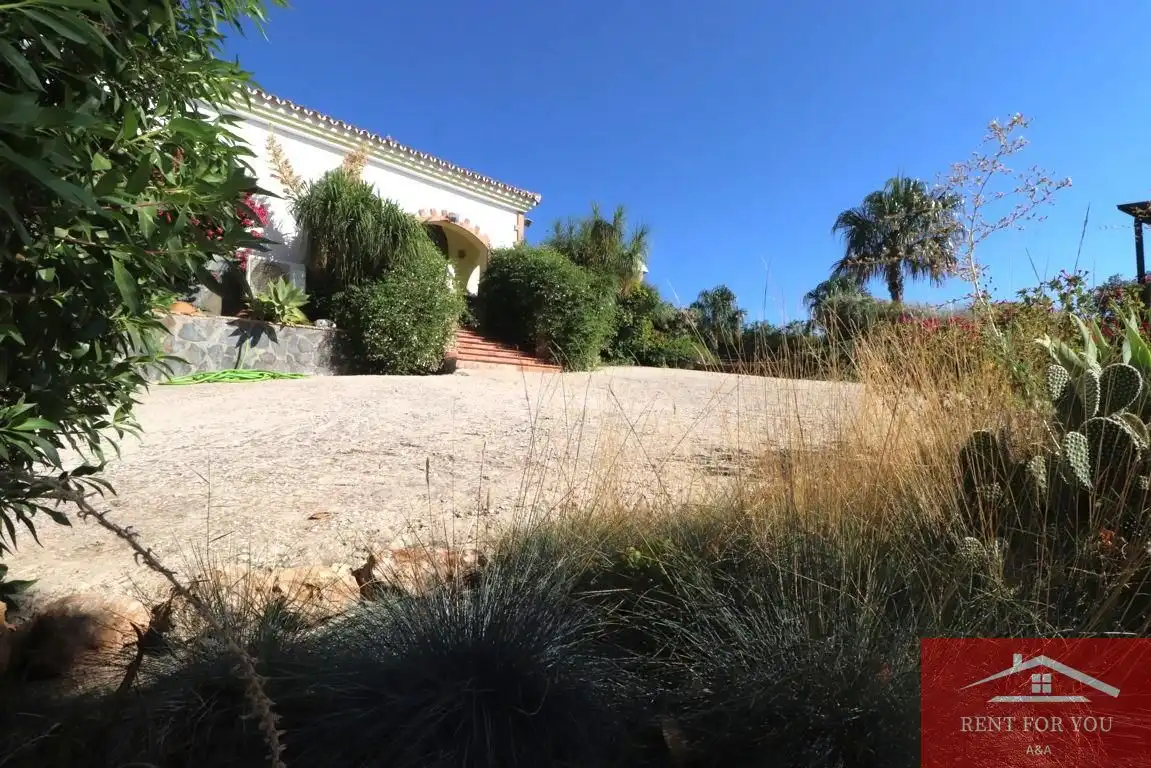 Jardí de Casa o xalet de lloguer en Alozaina amb Aire condicionat, Jardí privat i Piscina