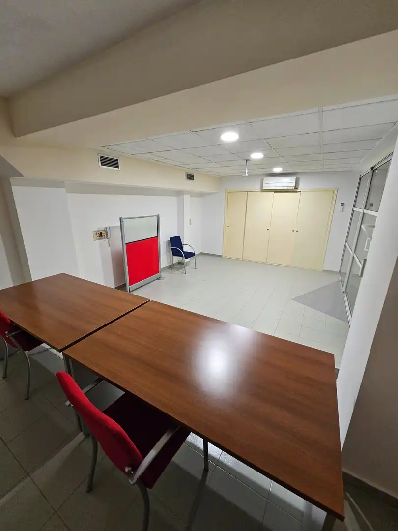 Büro zum Verkauf in Toledo mit Klimaanlage, Heizung und Abstellraum