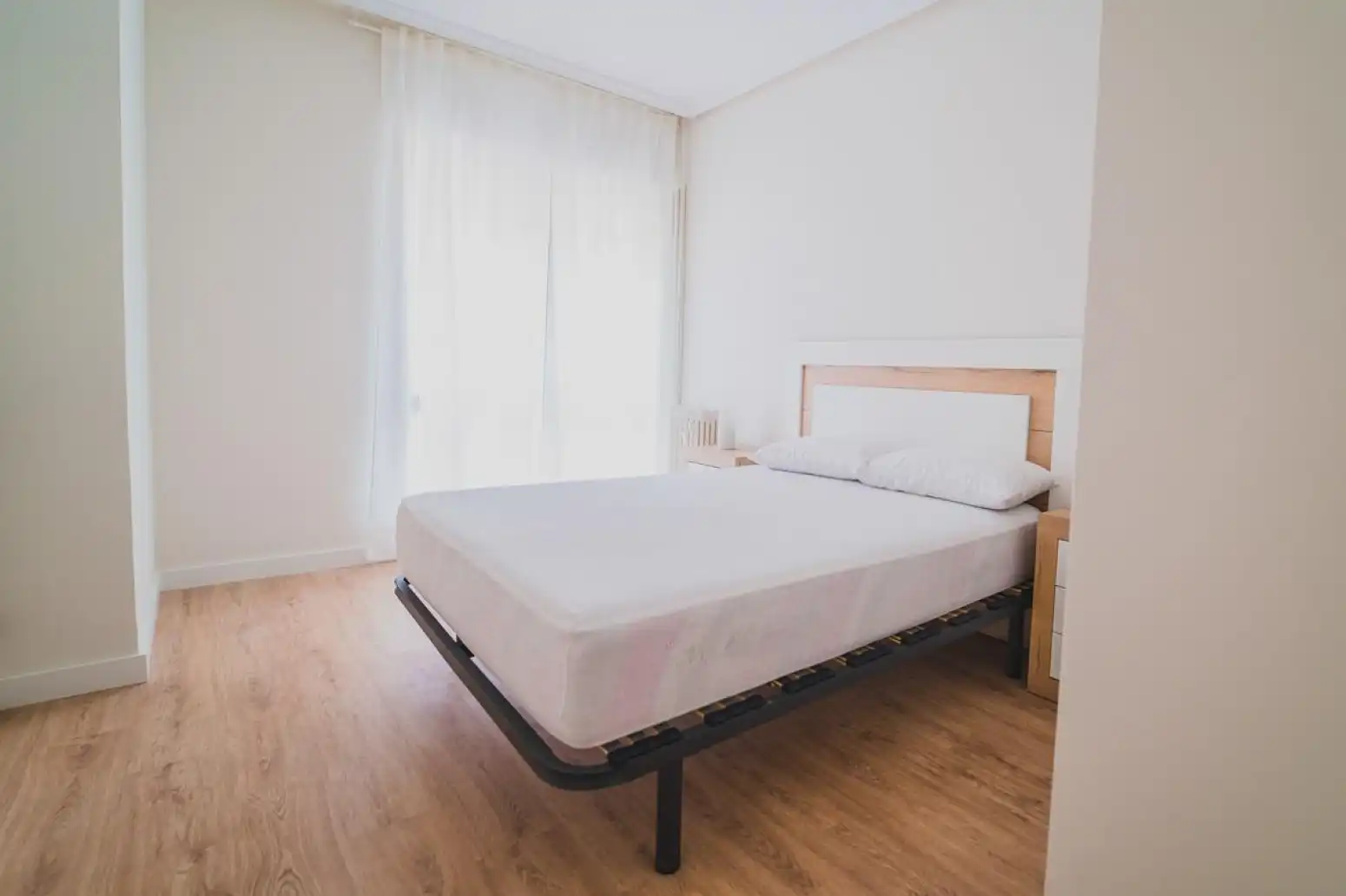 Bedroom of Flat for rent in Santander  with Heating, Parquet flooring and Furnished