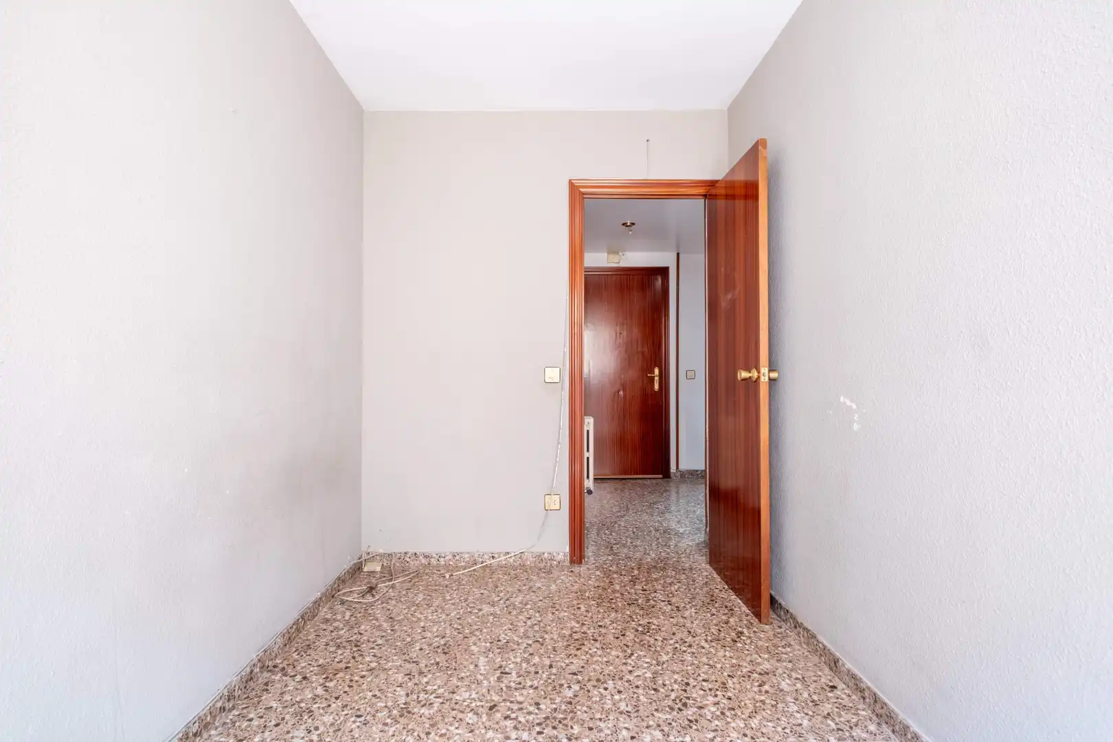 Wohnung zum Verkauf in Zaragoza mit Klimaanlage, Heizung und Terrasse