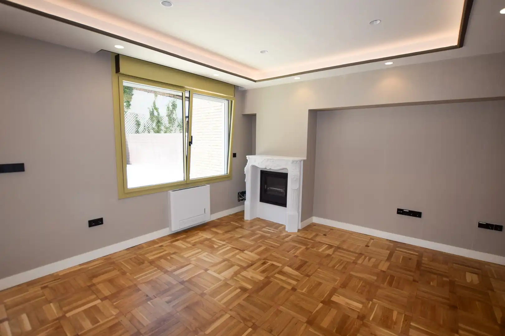 Living room of Detached homes for sale in Pozuelo de Alarcón  with Air Conditioner, Heating and Private garden